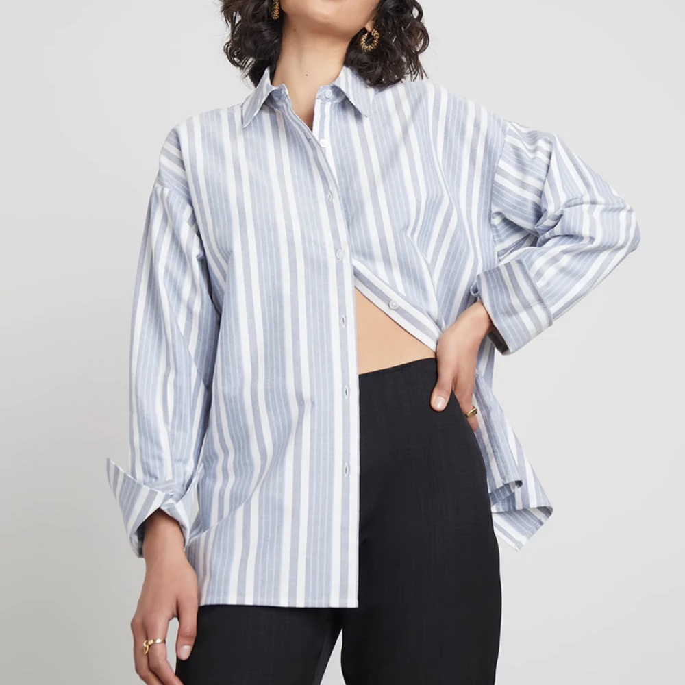 NWT Luca Collared Button Down Oxford Shirt in Blue Stripe